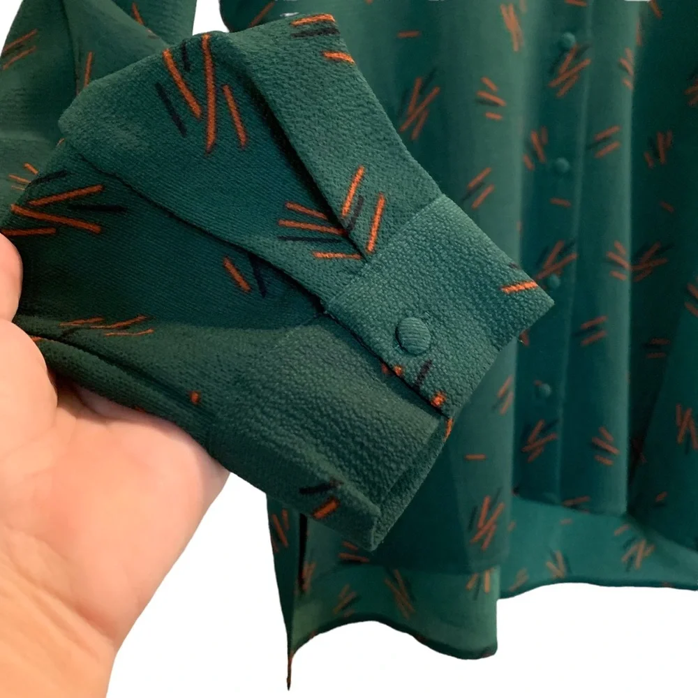 All in Favor Emerald Green Blouse Size Small - Picture 6 of 14